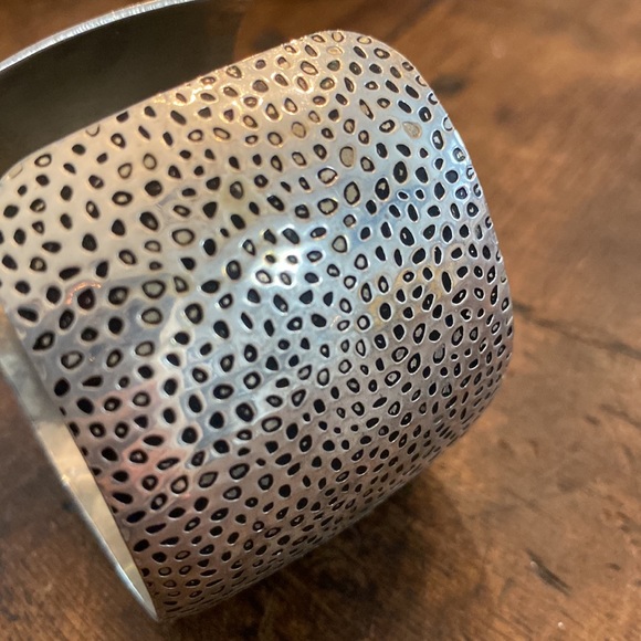 Cuff Bracelet - Picture 6 of 9